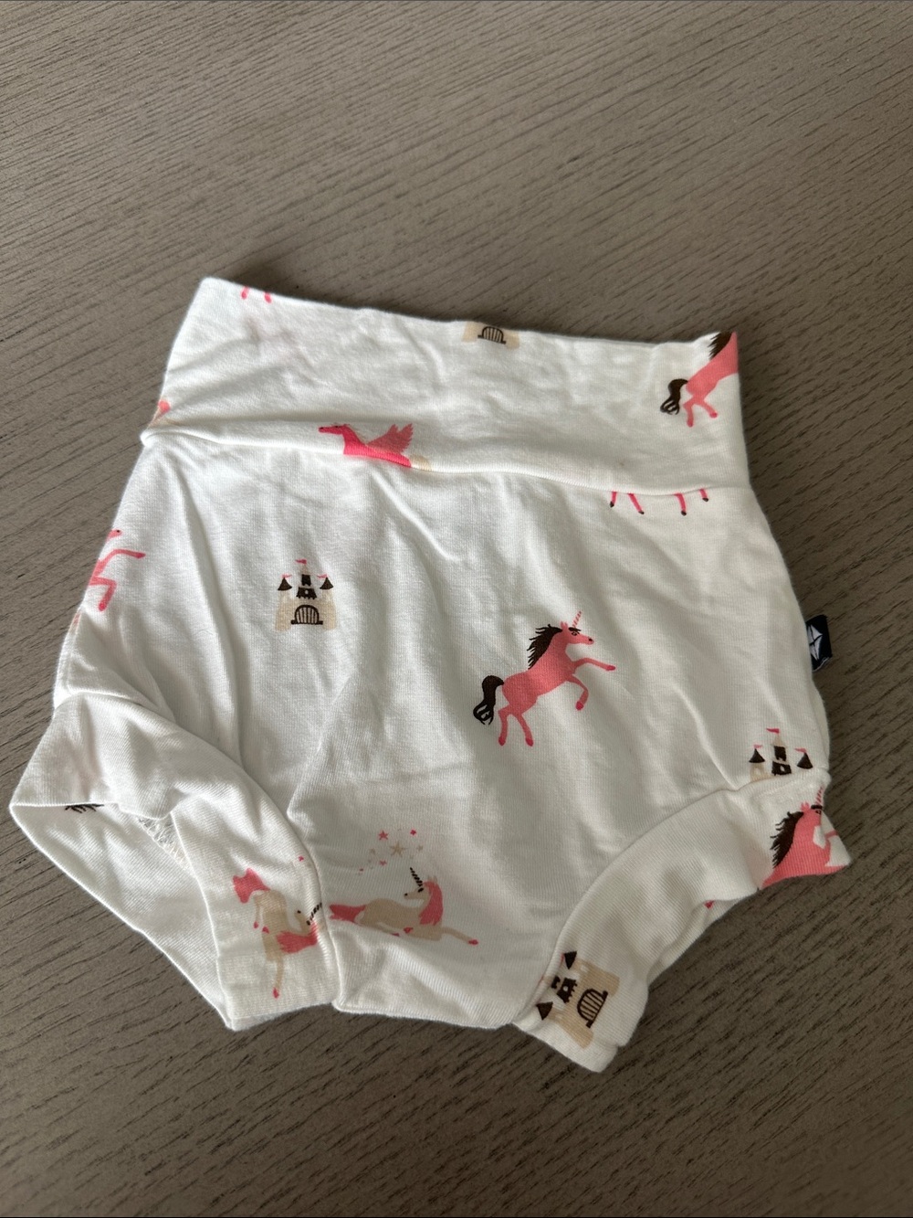 Kyte BABY White Diaper Cover with Pink Unicorns